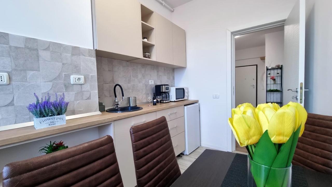 Cityapart 7 - Cazare In Mamaia Nord, Langa Plaja, Cu Vedere La Mare Năvodari Esterno foto